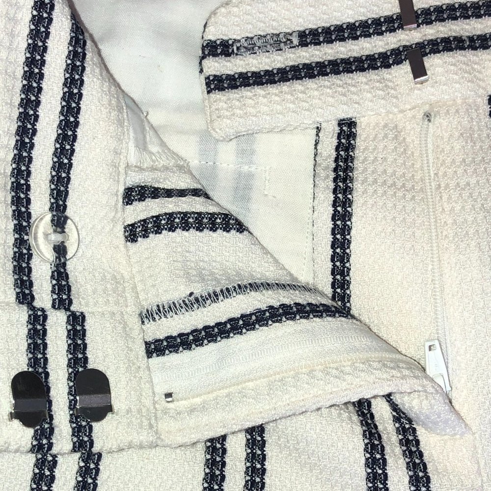 Ann Taylor Factory Signature Shorts White and Navy Stripes Size 4 - Picture 4 of 8